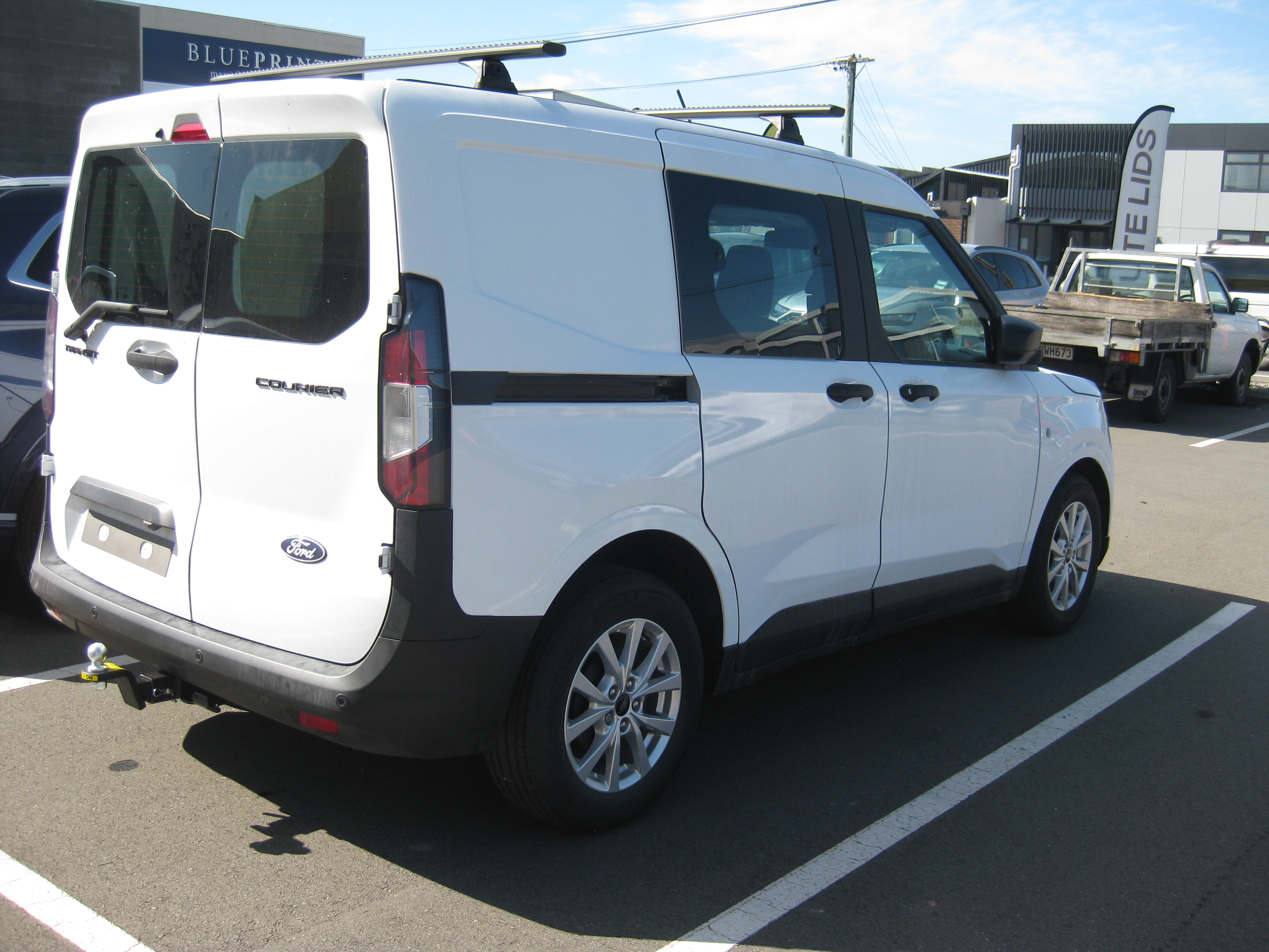 FORD TRANSIT COURIER VAN 2024-CURRENT